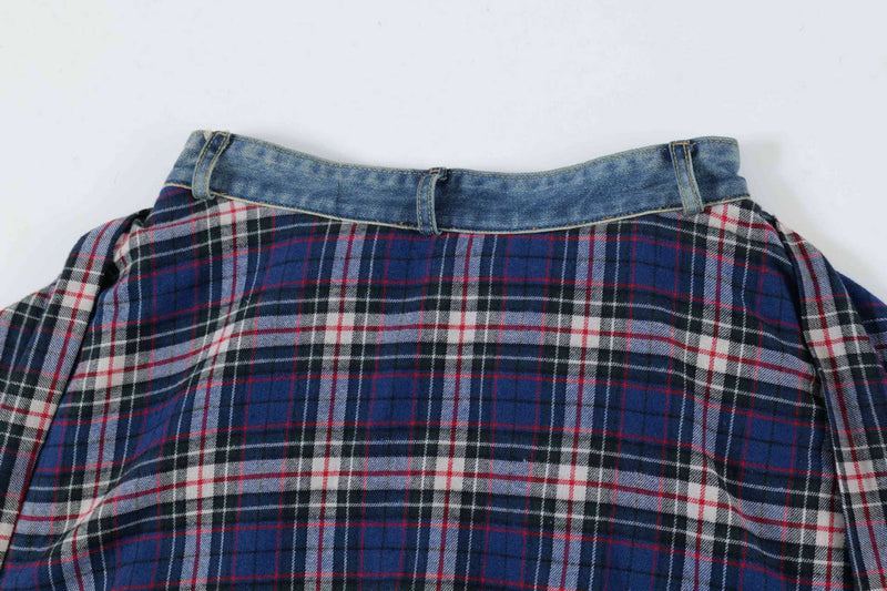 Jeans Azzurri a Zampa e Camicia in Vita